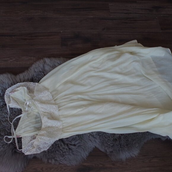 Beautiful Long Summer Cream Dress By The Clothing Company - Picture 7 of 7